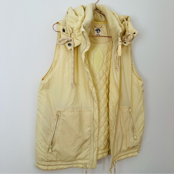 Free People care fp round & round recycled quilted puffer melon shell vest - Picture 9 of 13